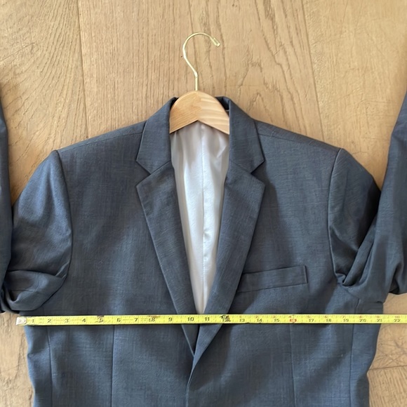 Men’s grey 2 piece suit from Croft & Barrow - Picture 4 of 13